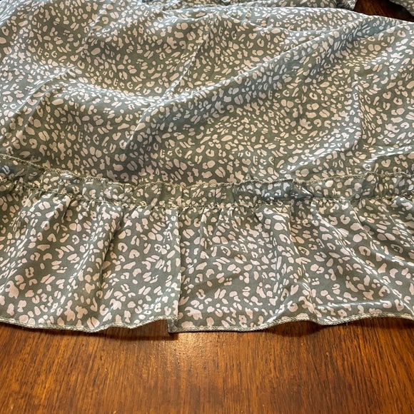 Amazon green and white ruffle dress - Picture 9 of 10